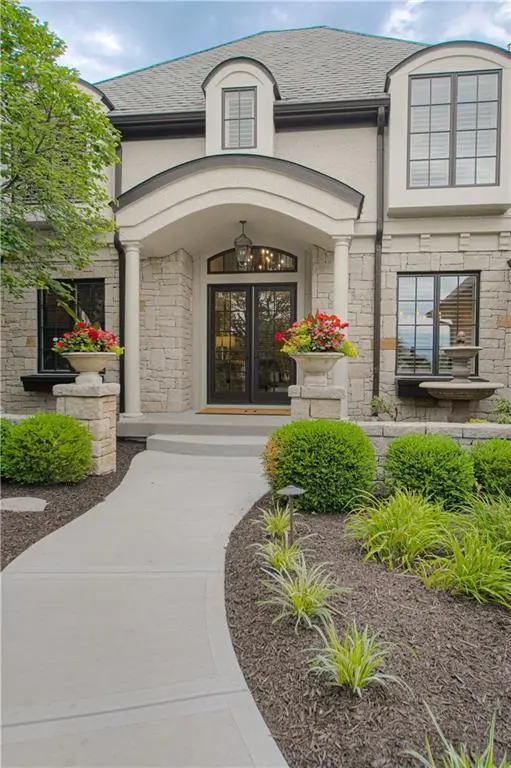 15925 King ST, Overland Park, KS 66221