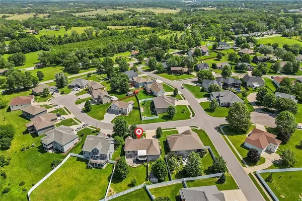 2113 Bradford PL, Excelsior Springs, MO 64024
