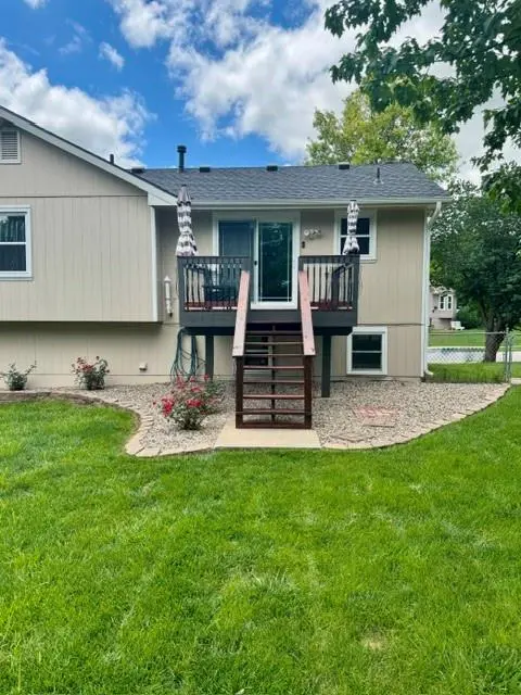 1320 Andrea DR, Liberty, MO 64068