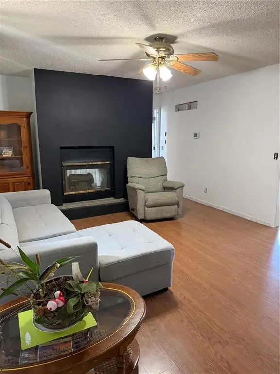 905 Paradise LN, Smithville, MO 64089