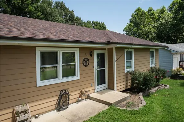 23 SE 190th RD, Warrensburg, MO 64093