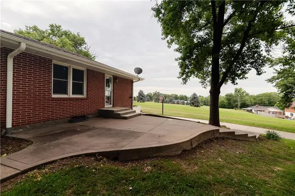 4 Neumann DR, Atchison, KS 66002