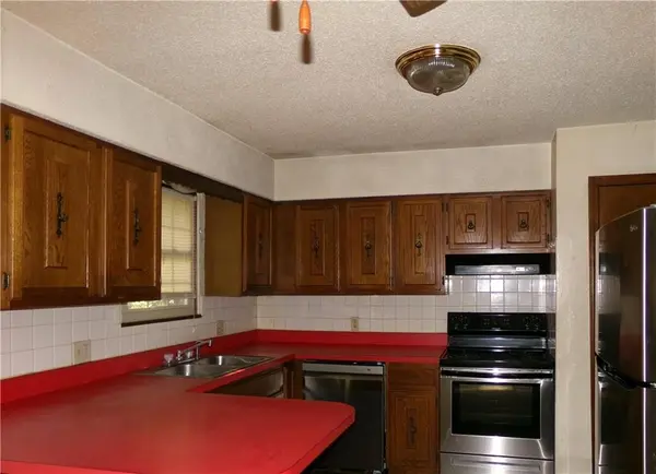1403 Ridgeway DR, Richmond, MO 64085