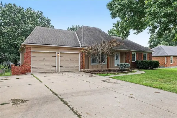 702 NW 12th ST, Blue Springs, MO 64015