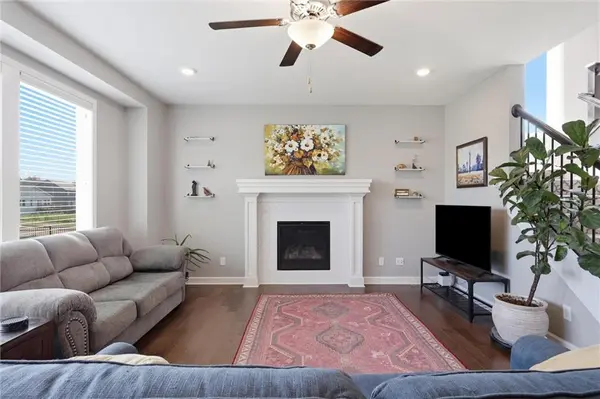 18910 W 189th ST, Spring Hill, KS 66083