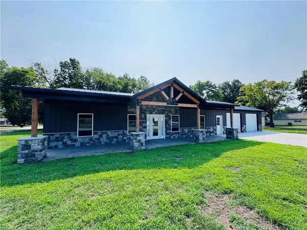 202 N Hayes ST, Garnett, KS 66032
