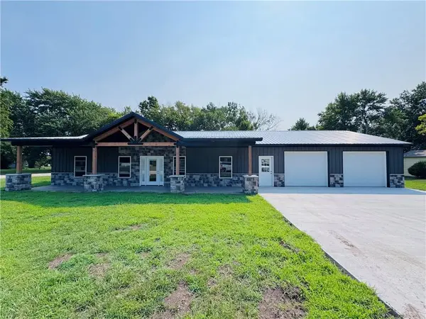 202 N Hayes ST, Garnett, KS 66032