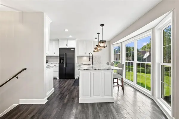 244 N Winnebago DR, Lake Winnebago, MO 64034