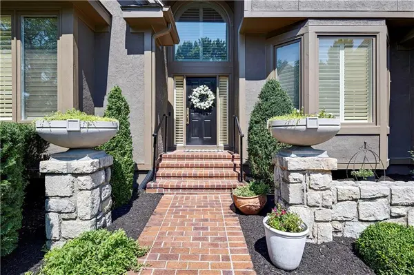 6229 W 128th ST, Leawood, KS 66209