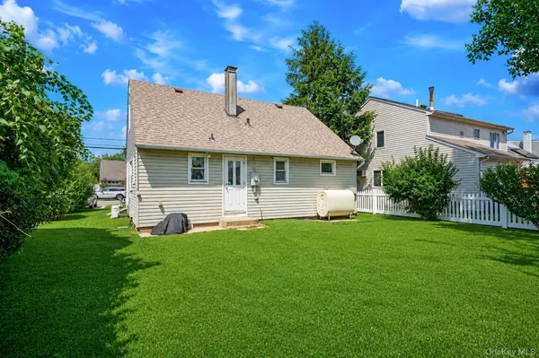 112 Franklin PL, Massapequa, NY 11758