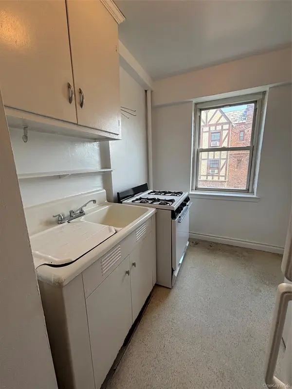 235 Garth RD #A6F, Scarsdale, NY 10583