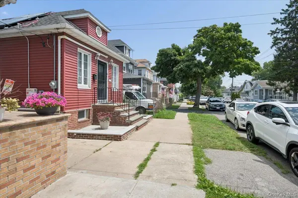 2915 Sommer PL, Bronx, NY 10465
