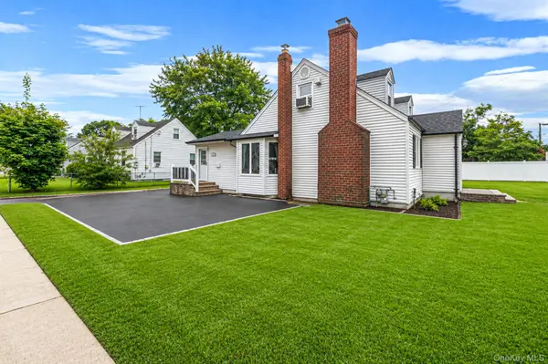 2384 Cambridge ST, East Meadow, NY 11554