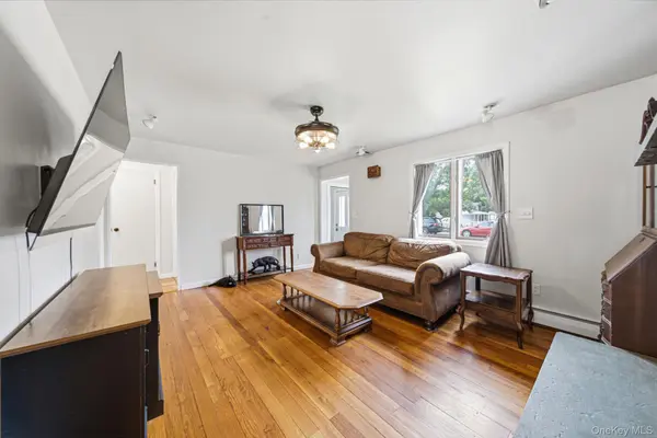 2384 Cambridge ST, East Meadow, NY 11554