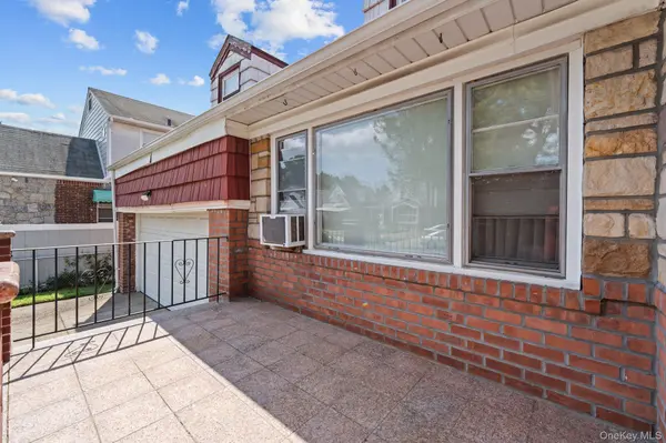118-18 235th ST, Cambria Heights, NY 11411