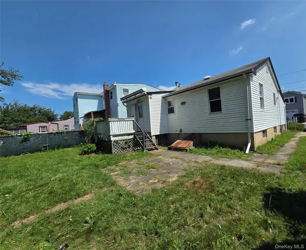 533 S 8th ST, Lindenhurst, NY 11757