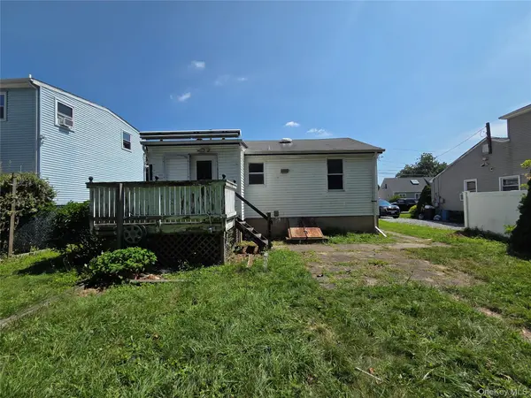 533 S 8th ST, Lindenhurst, NY 11757