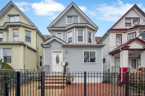 8631 131st ST, Richmond Hill, NY 11418