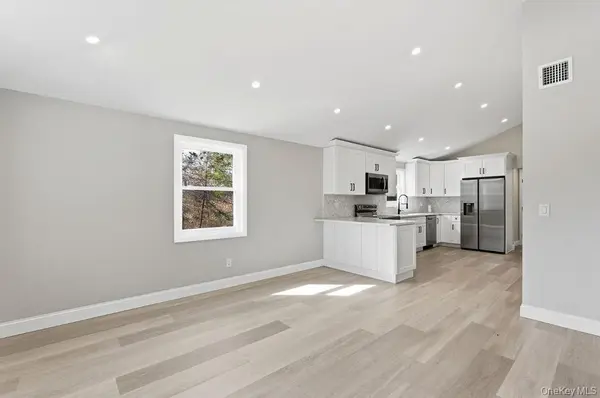 452 Montauk HWY, East Quogue, NY 11942