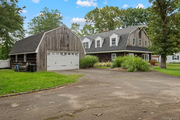 1 Lake DR, Middle Island, NY 11953
