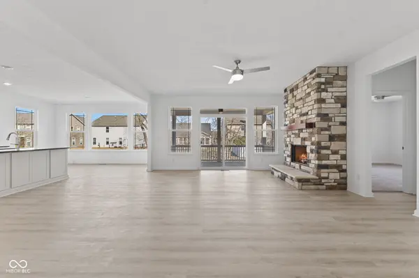 6890 Enclave DR, Mccordsville, IN 46055