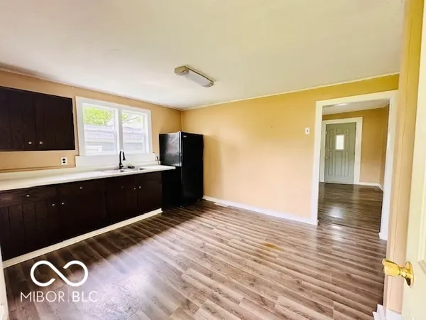 120 W Warren ST, Mitchell, IN 47446