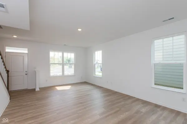 6419 Enclave BLVD, Whitestown, IN 46075