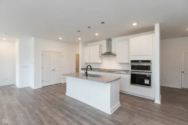 6416 Enclave BLVD, Whitestown, IN 46075