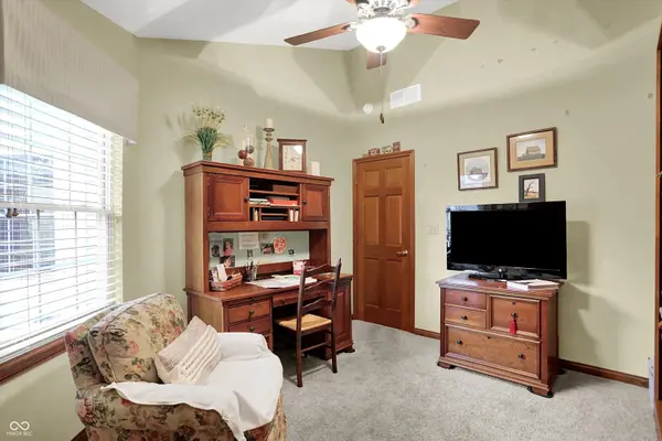 3704 S Cedar Cove CT #6, New Palestine, IN 46163