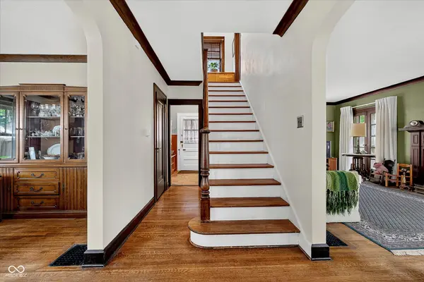 5548 Broadway ST, Indianapolis, IN 46220
