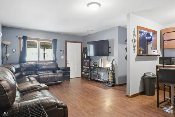 612 Hampton LN, Chesterfield, IN 46017