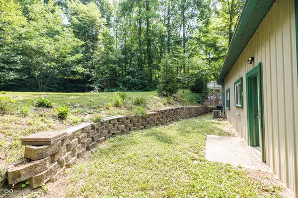 1405 Lakeside DR, Spencer, IN 47460