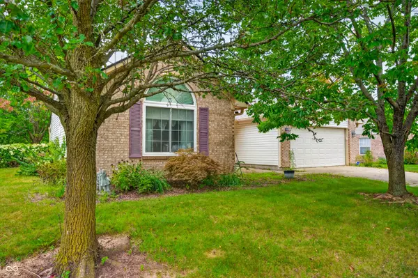 1240 Matthews CT, Franklin, IN 46131