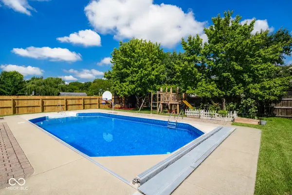 1224 Knapps CT, Greenwood, IN 46142