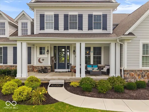 4635 Hastings DR, Zionsville, IN 46077
