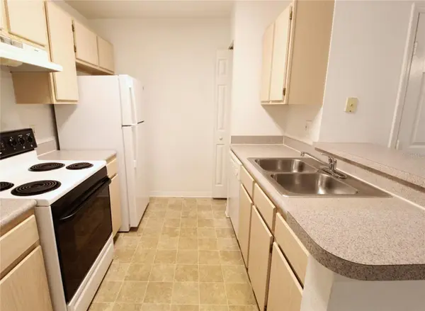 8905 MANOR LOOP #107, Bradenton, FL 34202