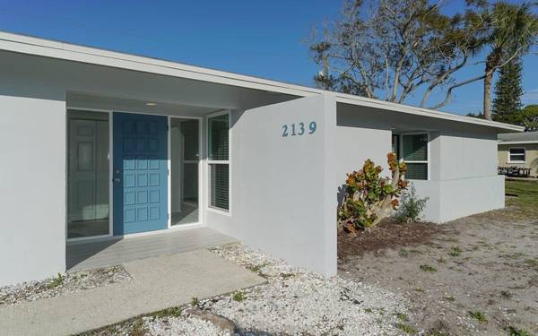2139 COUVER DR #2139, Sarasota, FL 34231