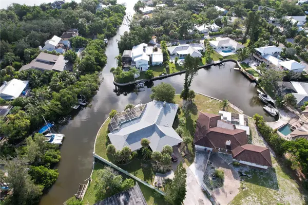 6937 MIDNIGHT PASS RD, Sarasota, FL 34242