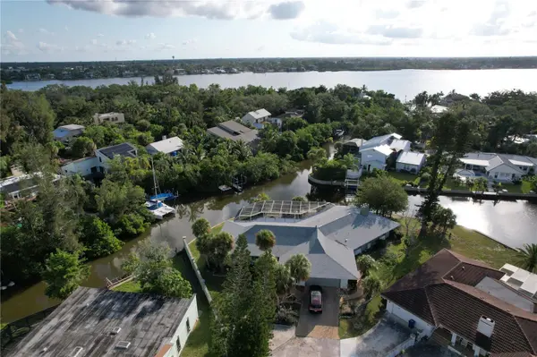 6937 MIDNIGHT PASS RD, Sarasota, FL 34242