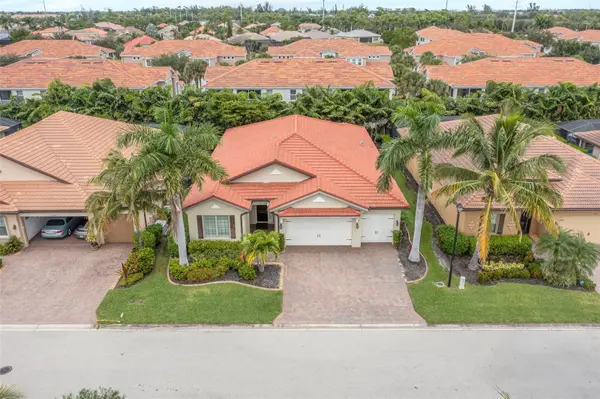 8720 WESTWOOD OAKS PL, Fort Myers, FL 33908