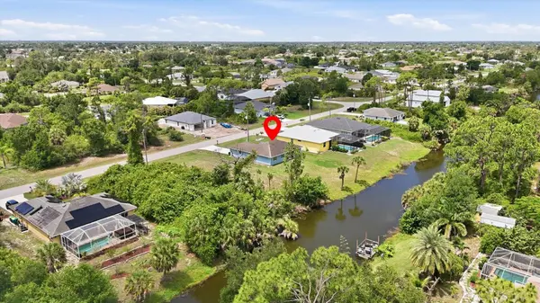 150 BAYTREE DR, Rotonda West, FL 33947