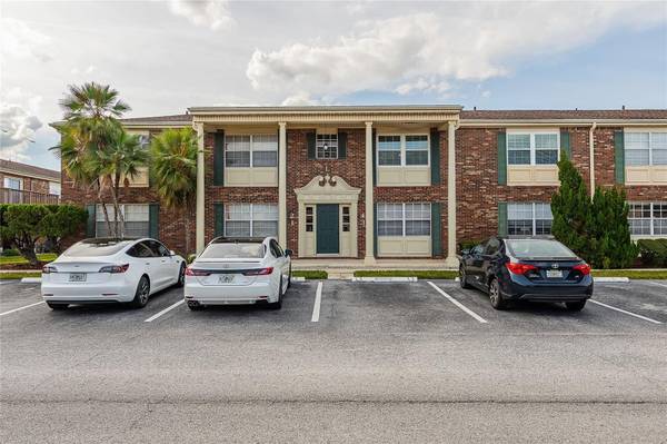 1920 E EDGEWOOD DR #L4, Lakeland, FL 33803