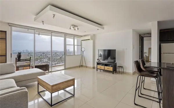 3001 ISLA VERDE #2205, Carolina, PR 00979