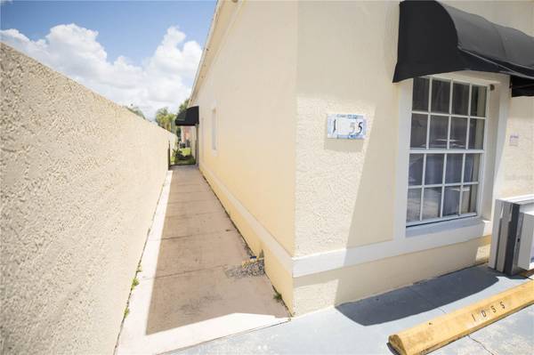 1055 UNIVERSAL REST PL, Kissimmee, FL 34744