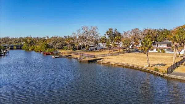 6108 OAK RIDGE AVE, New Port Richey, FL 34653