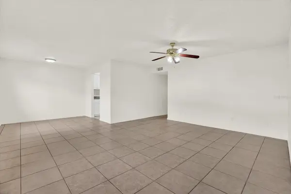 9130 TUDOR DR #M105, Tampa, FL 33615