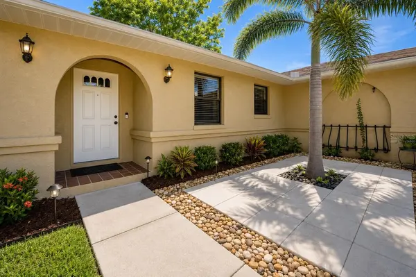 3011 SHADOW OAKS DR, Holiday, FL 34690