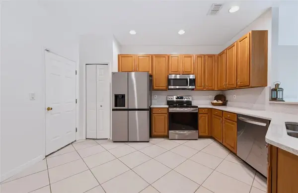 11235 KAPOK GRAND CIR, Madeira Beach, FL 33708