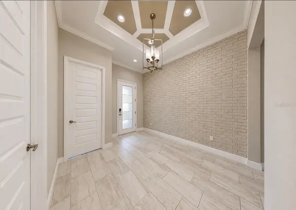 14610 RED CASTLE AVE, Lithia, FL 33547