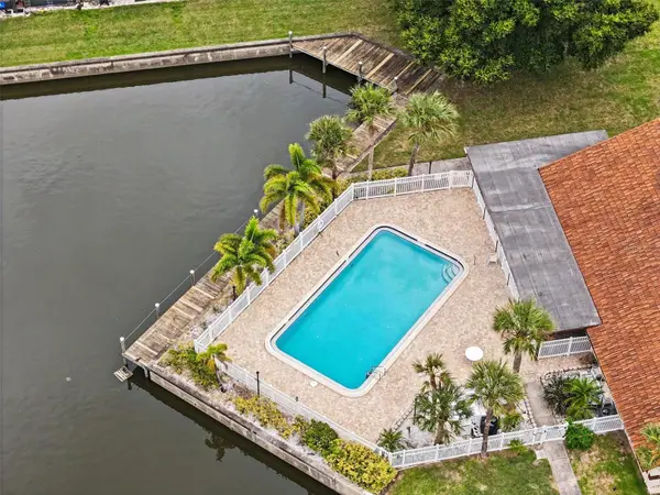 7360 ULMERTON RD #2B, Largo, FL 33771